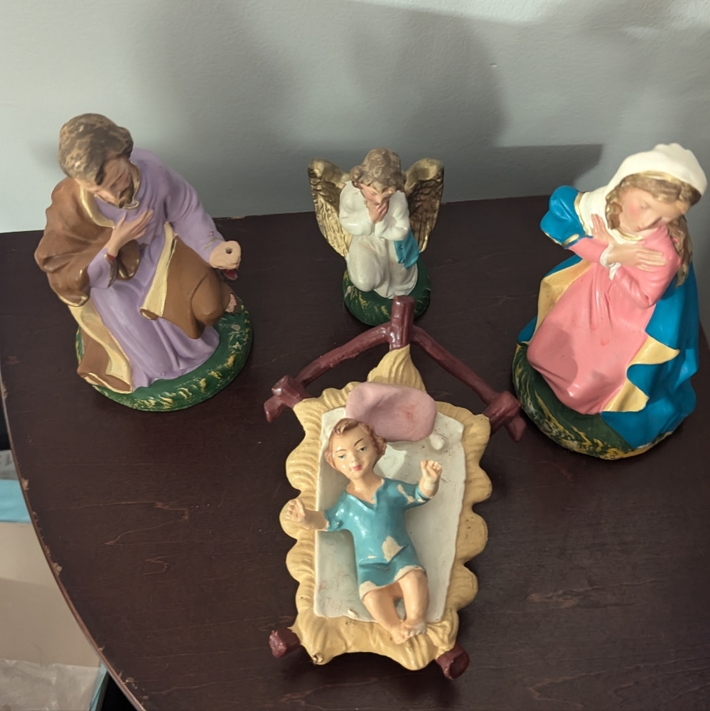 Vintage Nativity Figurines Hand Painted-Italy